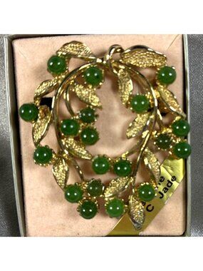 Vintage Genuine BC Jade Brooch Gold Tone Leaf Wreath Green Cabochons